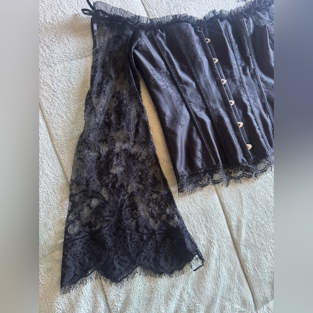 Chic Black Lace Corset Blouse - Picture 5 of 13